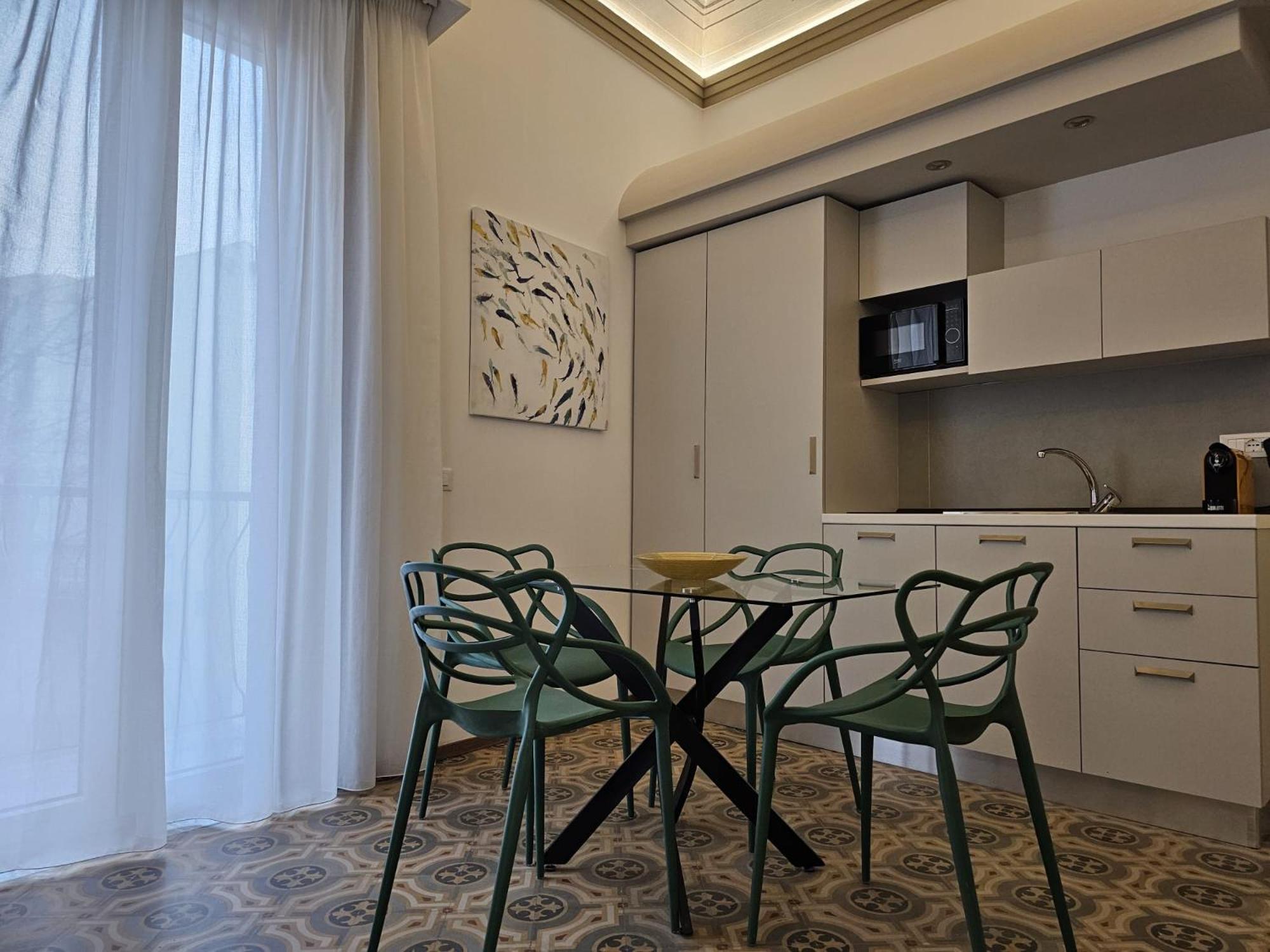 Villa Di Giorgi Apartments Center 切法卢 外观 照片