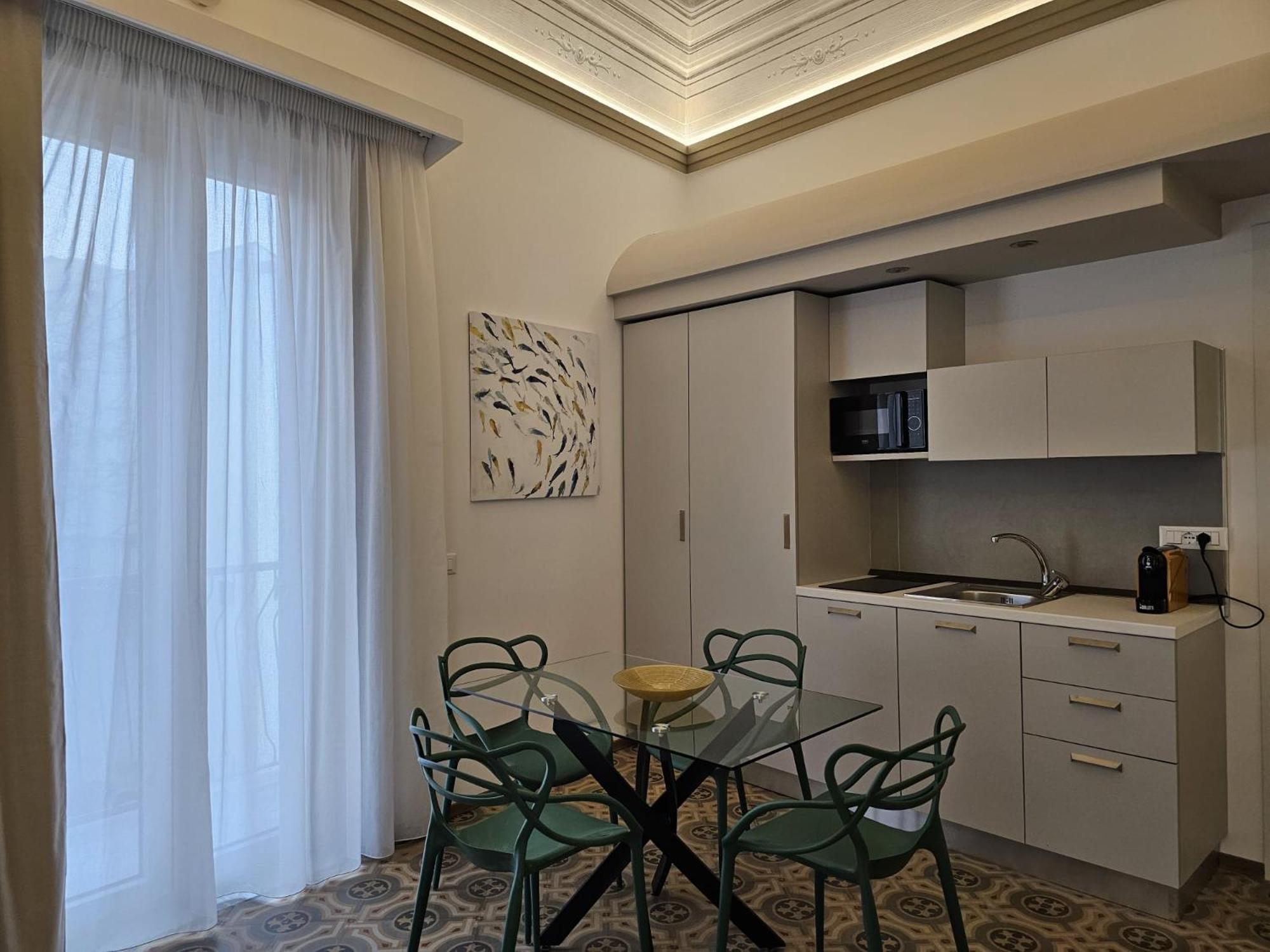 Villa Di Giorgi Apartments Center 切法卢 外观 照片
