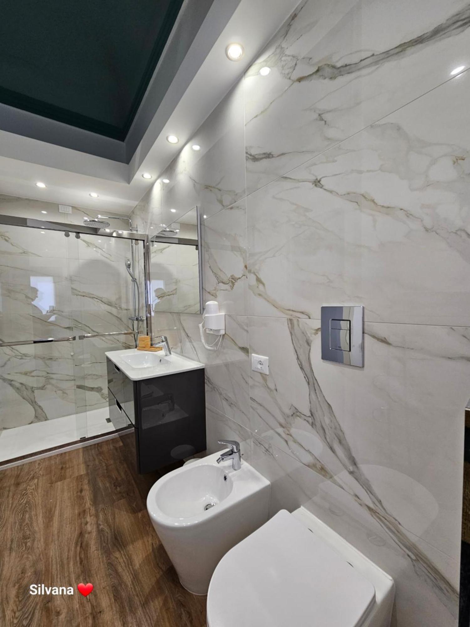 Villa Di Giorgi Apartments Center 切法卢 外观 照片