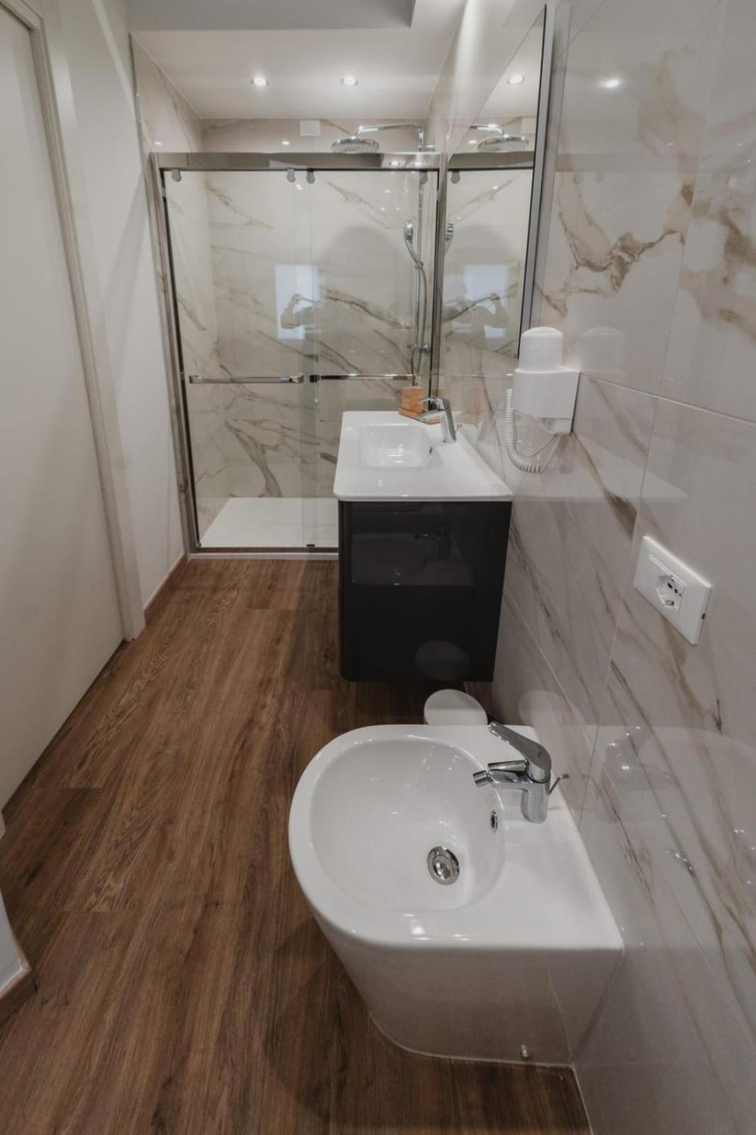 Villa Di Giorgi Apartments Center 切法卢 外观 照片