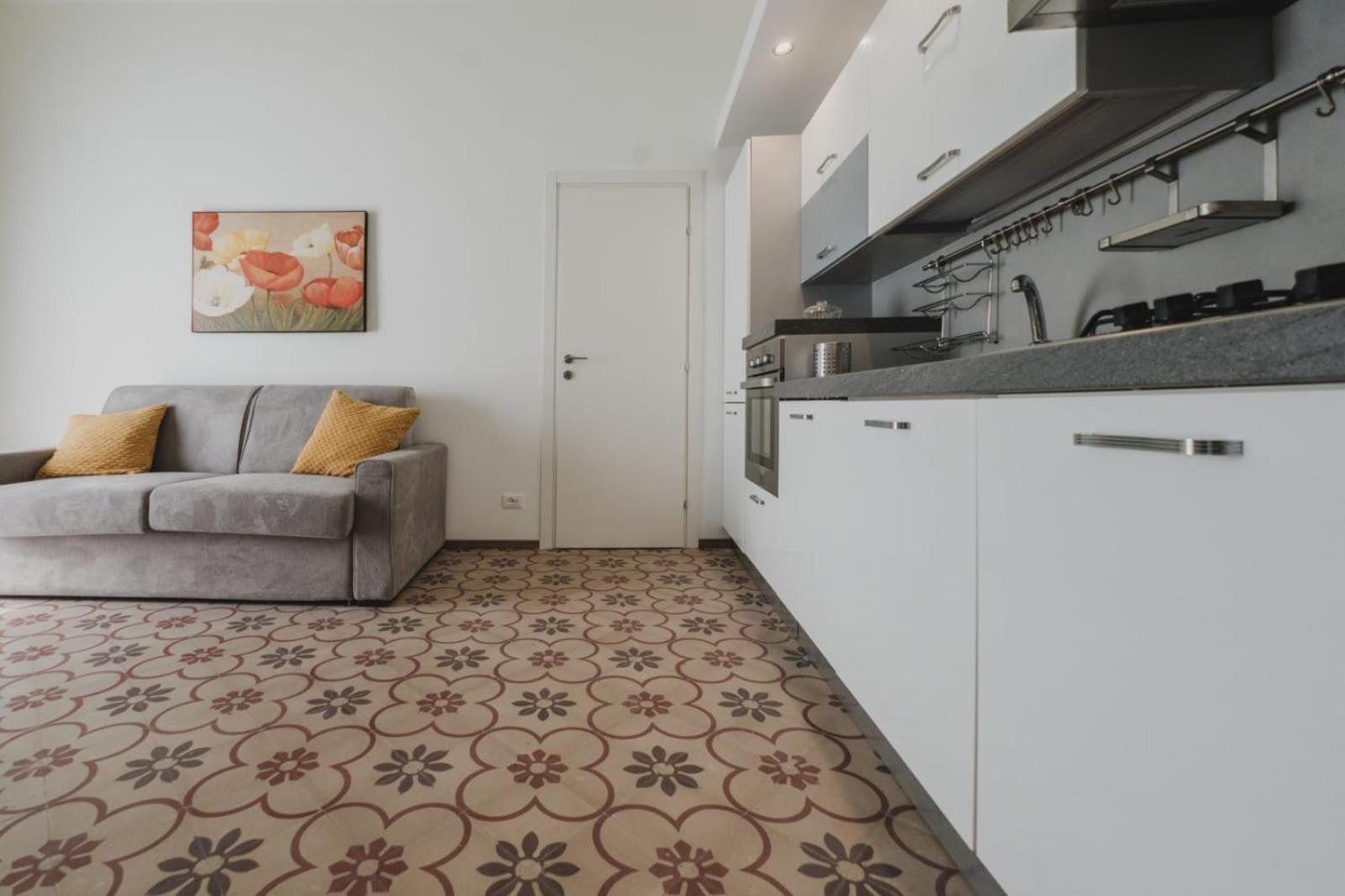 Villa Di Giorgi Apartments Center 切法卢 外观 照片