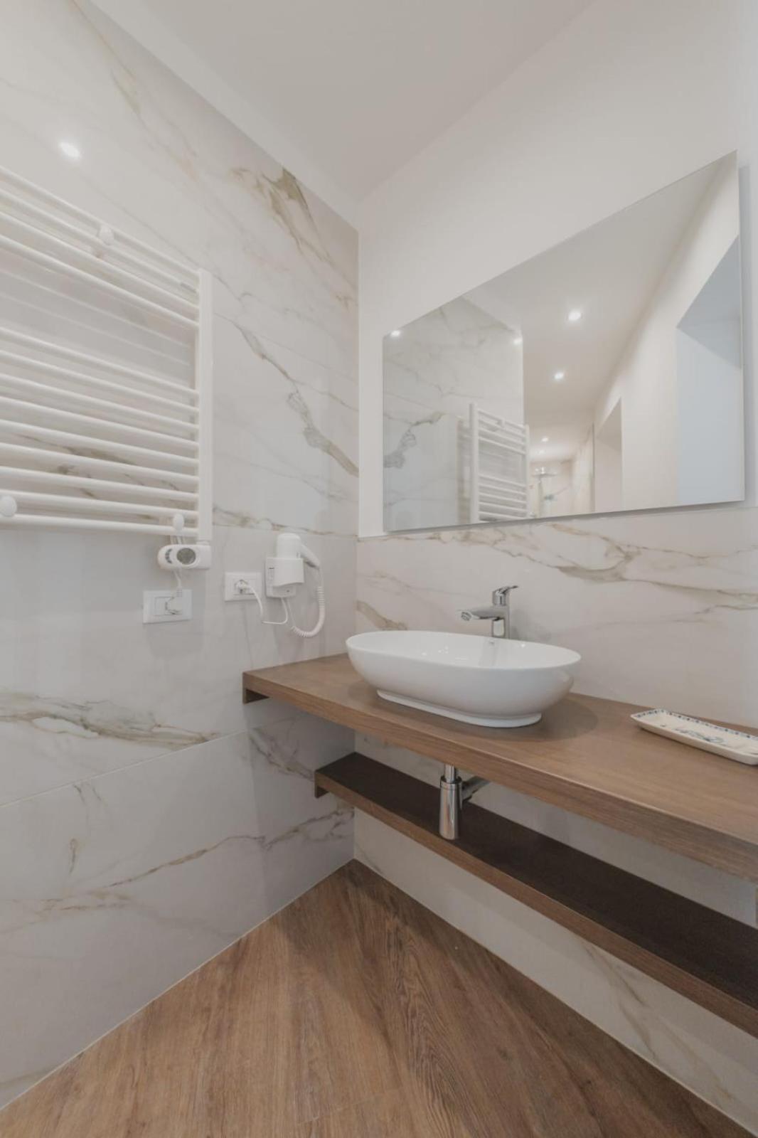 Villa Di Giorgi Apartments Center 切法卢 外观 照片