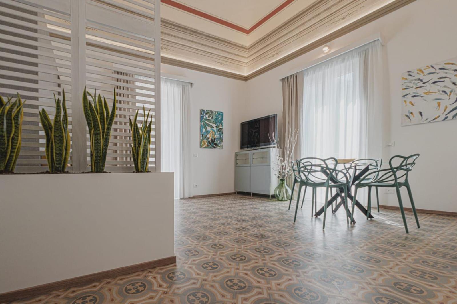 Villa Di Giorgi Apartments Center 切法卢 外观 照片